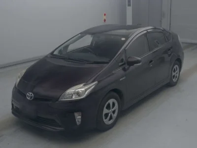 Toyota Prius — фото