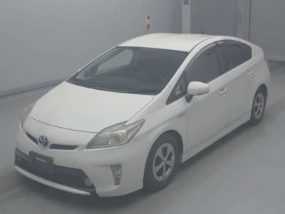 Toyota Prius — фото