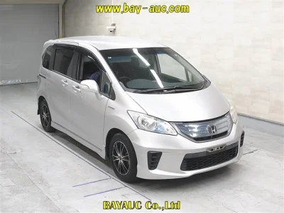 Honda Freed — фото