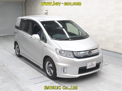 Honda Freed — фото