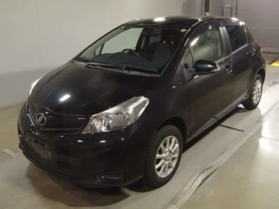 Toyota Vitz — фото