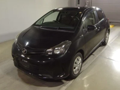 Toyota Vitz — фото