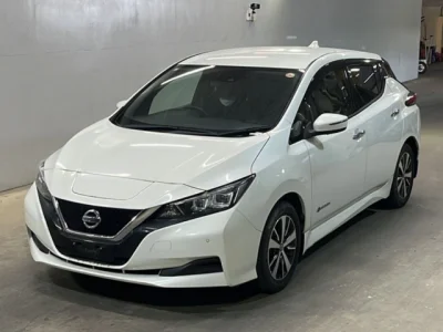 Nissan Leaf — фото