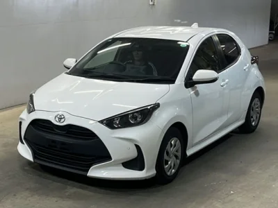 Toyota Yaris — фото