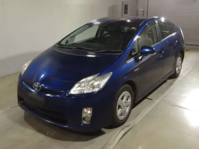 Toyota Prius — фото