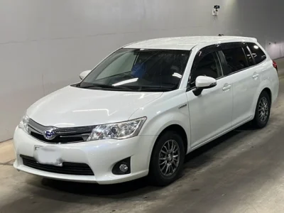 Toyota Corolla Fielder — фото