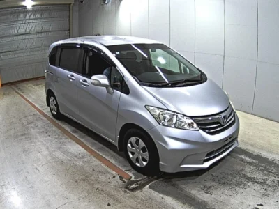Honda Freed — фото