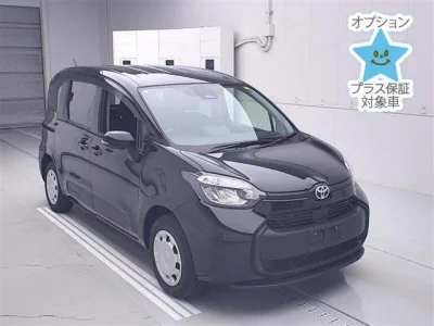 Toyota Sienta — фото