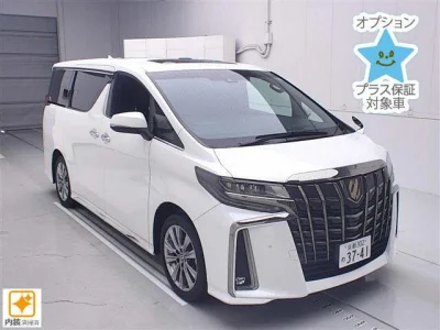 Toyota Alphard — фото