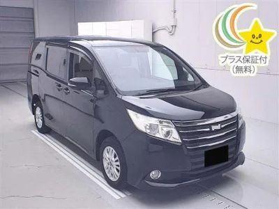 Toyota Noah — фото