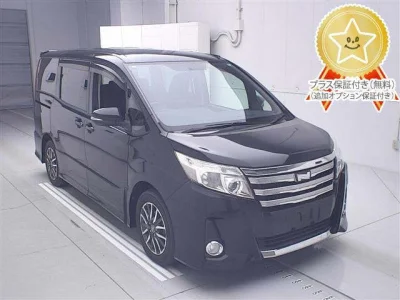 Toyota Noah — фото