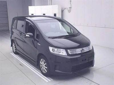 Honda Freed — фото