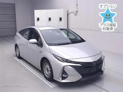 Toyota Prius PHV — фото