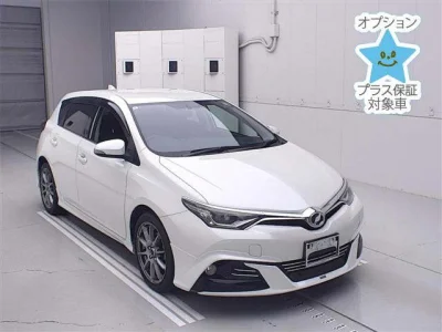 Toyota Auris — фото