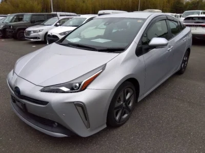 Toyota Prius — фото