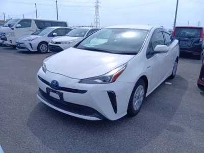 Toyota Prius — фото