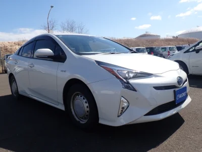 Toyota Prius — фото