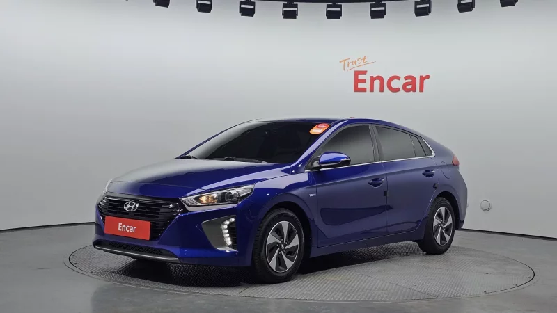 Hyundai Ioniq — фото