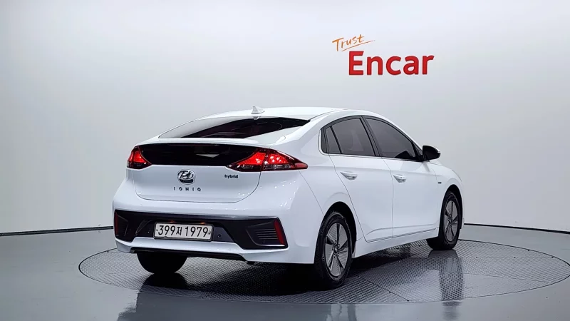 Hyundai Ioniq — фото 2
