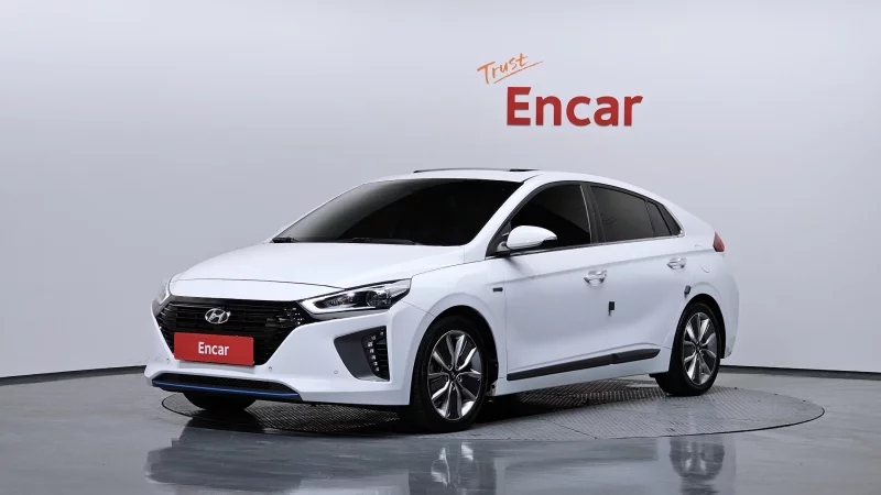 Hyundai Ioniq — фото