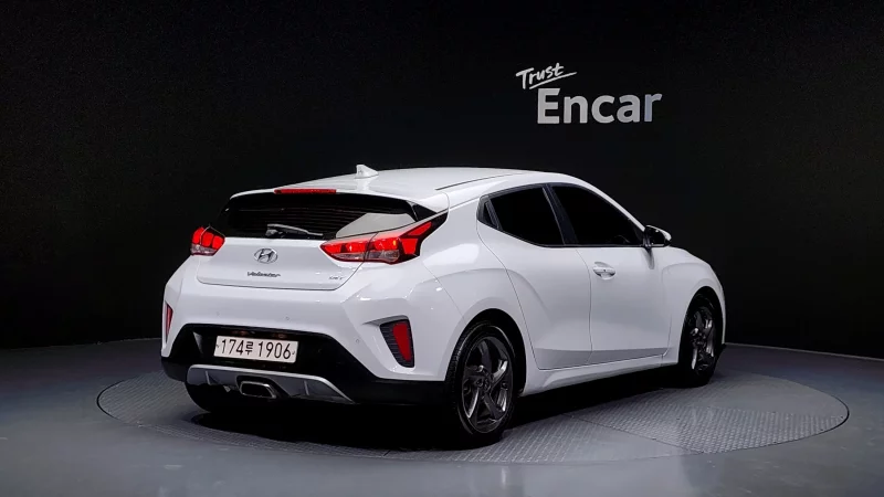 Hyundai Veloster — фото 2