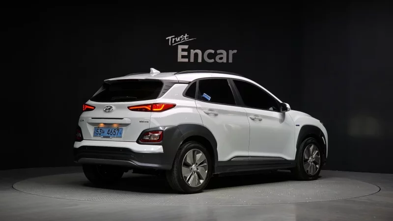 Hyundai Kona Electric — фото 2