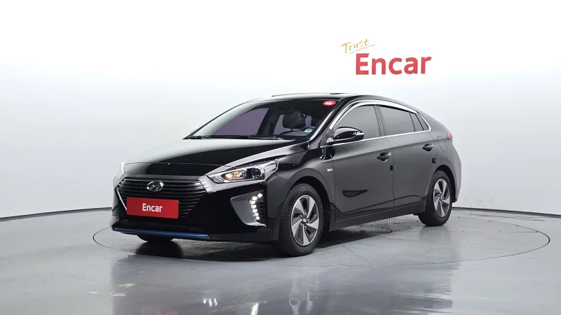 Hyundai Ioniq — фото