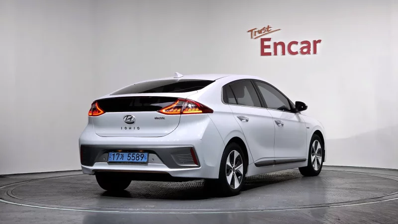 Hyundai Ioniq — фото 2