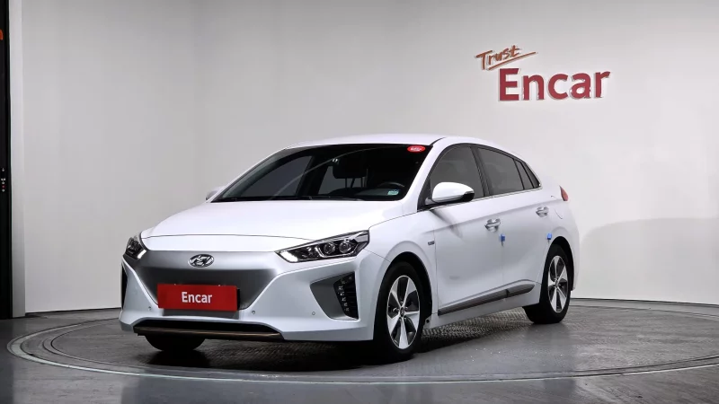 Hyundai Ioniq — фото