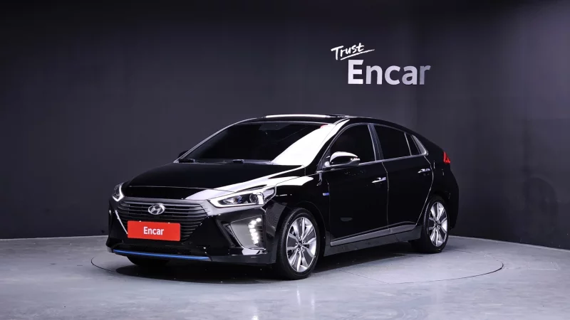 Hyundai Ioniq — фото