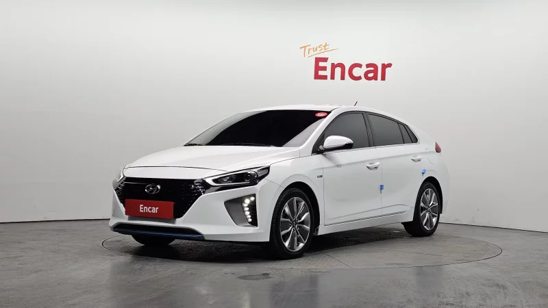 Hyundai Ioniq — фото