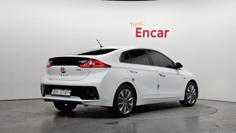 Hyundai Ioniq — фото 2