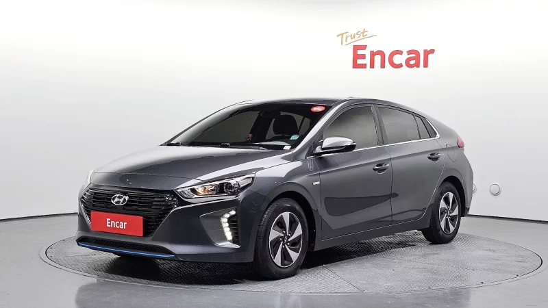 Hyundai Ioniq — фото