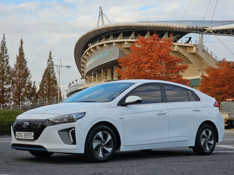 Hyundai Ioniq — фото 2