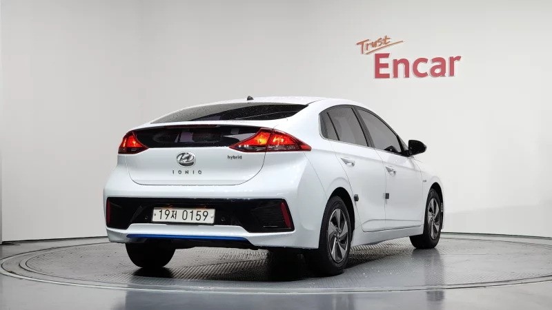Hyundai Ioniq — фото 2