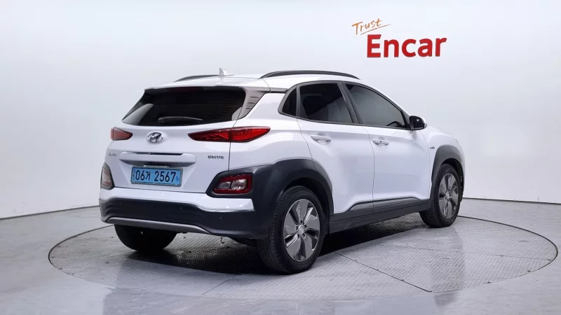 Hyundai Kona Electric — фото 2