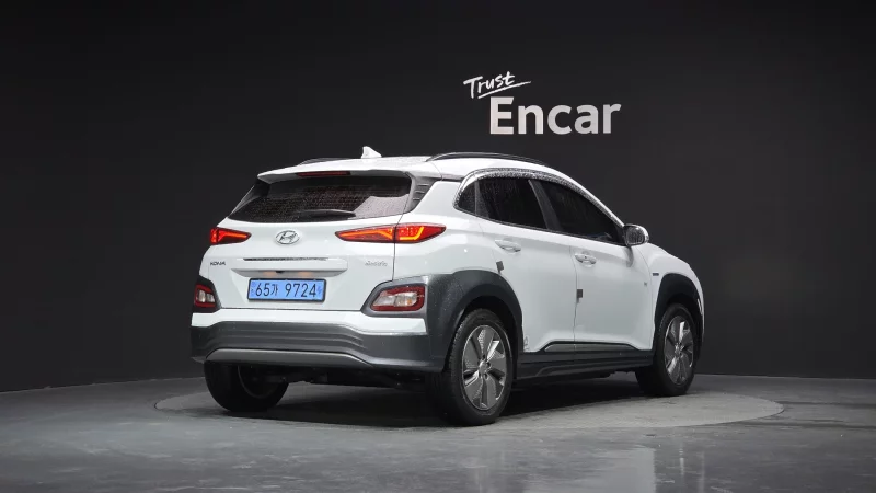 Hyundai Kona Electric — фото 2