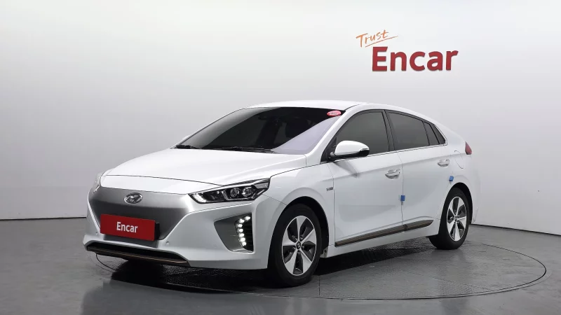 Hyundai Ioniq — фото