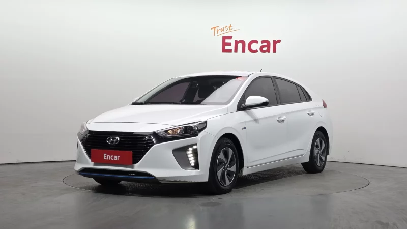 Hyundai Ioniq — фото