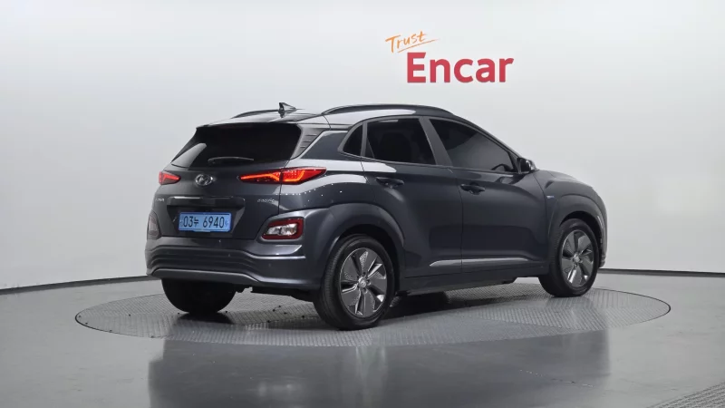 Hyundai Kona Electric — фото 2