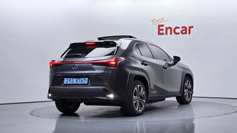 Lexus UX — фото 2