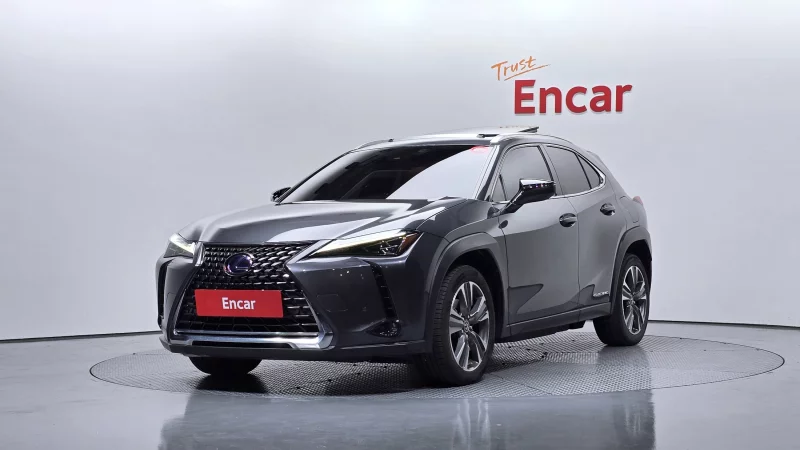 Lexus UX — фото
