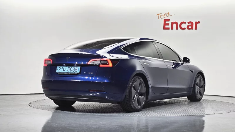 Tesla Model 3 — фото 2