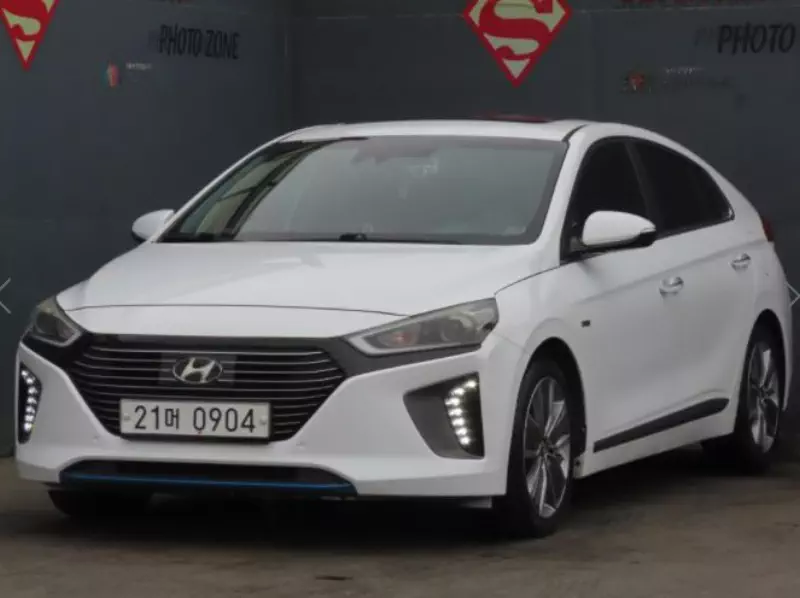 Hyundai Ioniq — фото