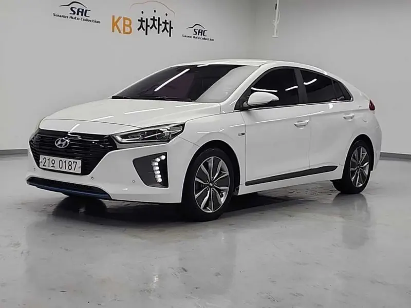 Hyundai Ioniq — фото