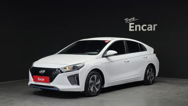 Hyundai Ioniq — фото