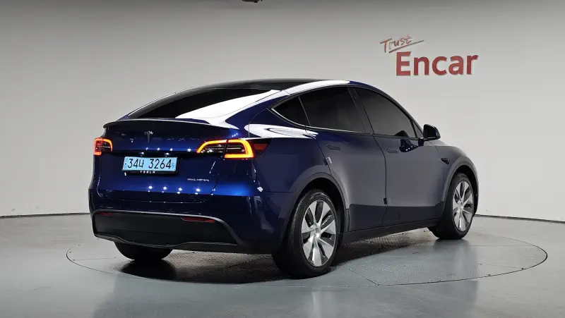 Tesla Model Y — фото 2