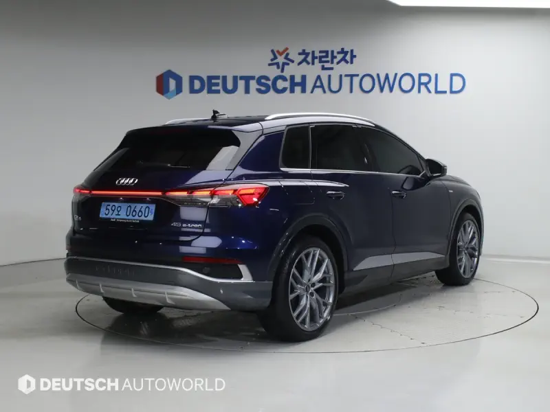 Audi Q4 e-tron — фото 2