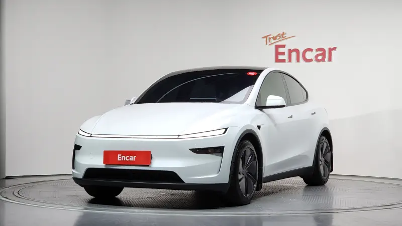 Tesla Model Y — фото