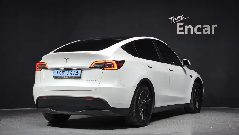 Tesla Model Y — фото 2
